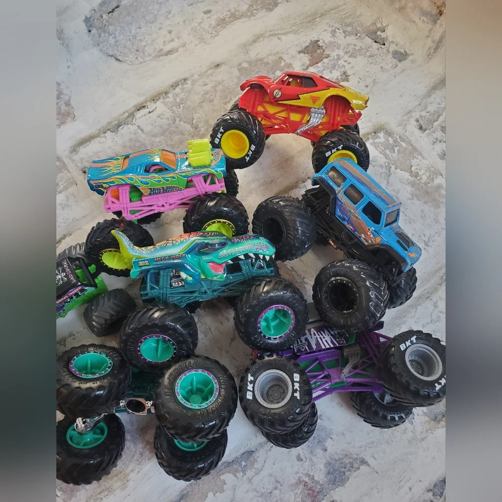 Hot Wheels Assorted Monster Truck Toys - 7 Pc Multicolor